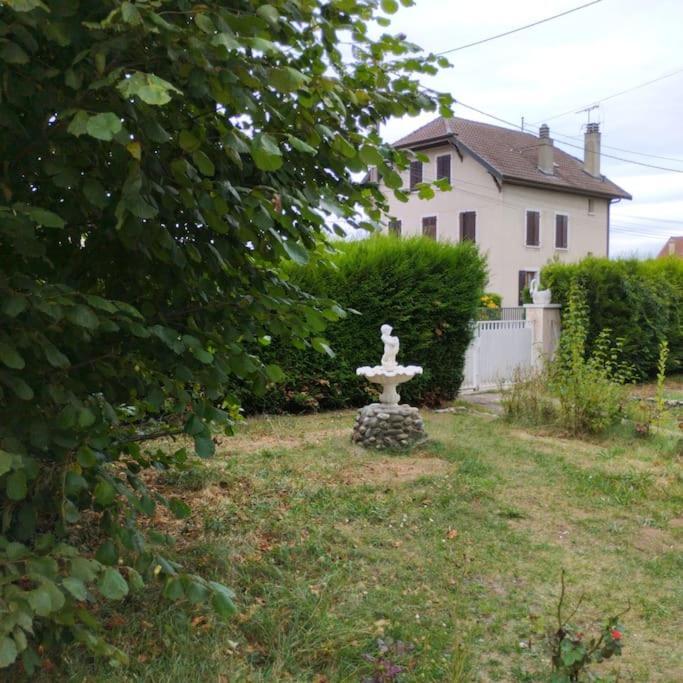 Appartement Verdoyant Au Bord Du Lac Leman Entre Evian Et Thonon Dans Une Villa アンフィオン・レ・バン エクステリア 写真