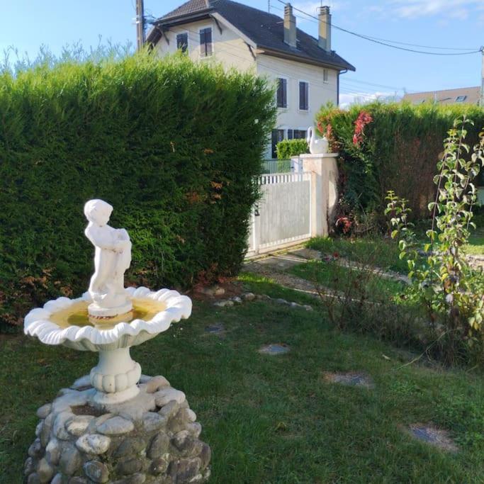 Appartement Verdoyant Au Bord Du Lac Leman Entre Evian Et Thonon Dans Une Villa アンフィオン・レ・バン エクステリア 写真